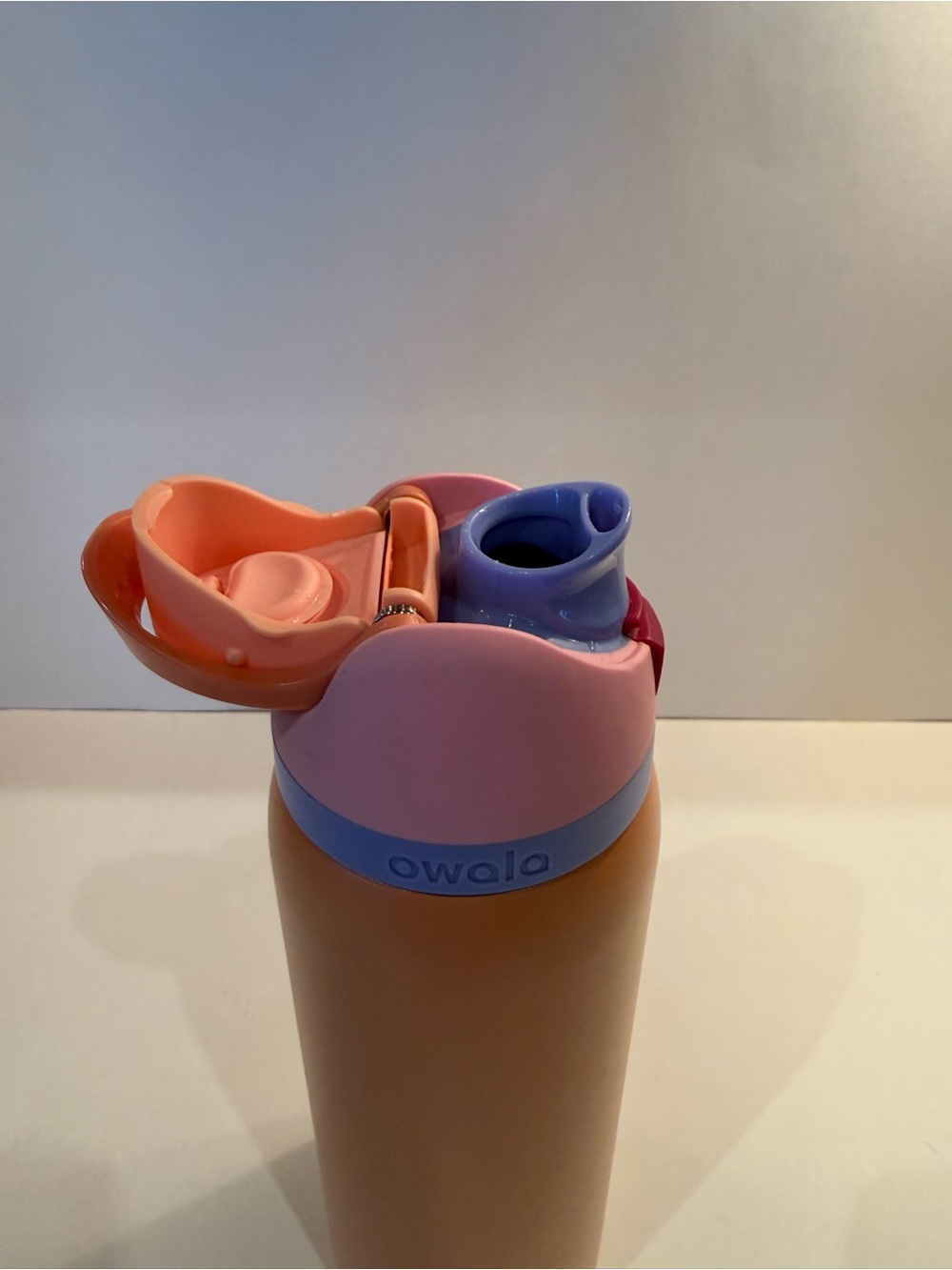Owala 32 oz FreeSip Water Bottle - Picture 2 of 4